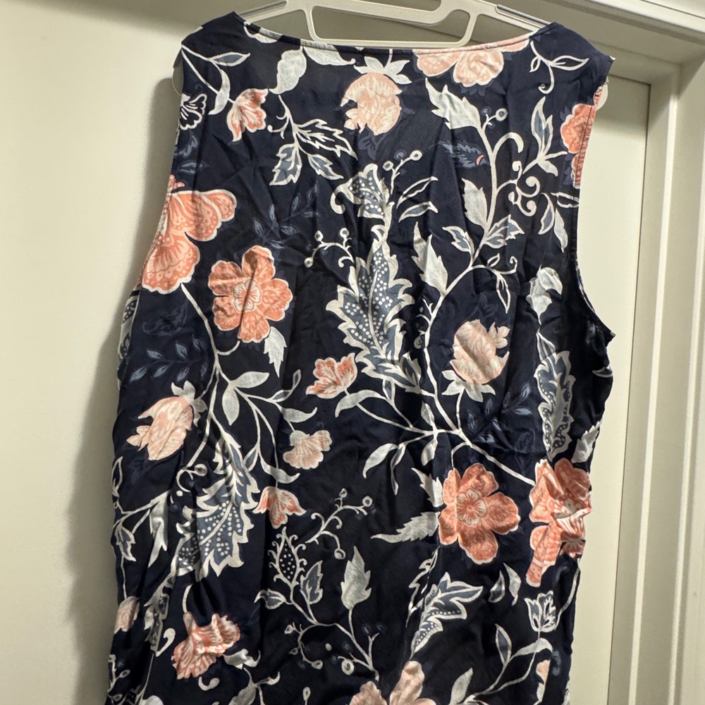 LOFT outlet Navy and Peach Floral Sleeveless Blouse Sz XL - Picture 2 of 4